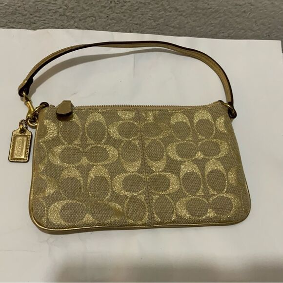 Authentic  Coach Triple zipper Crossbody Gold Metallic Signature - Picture 3 of 7
